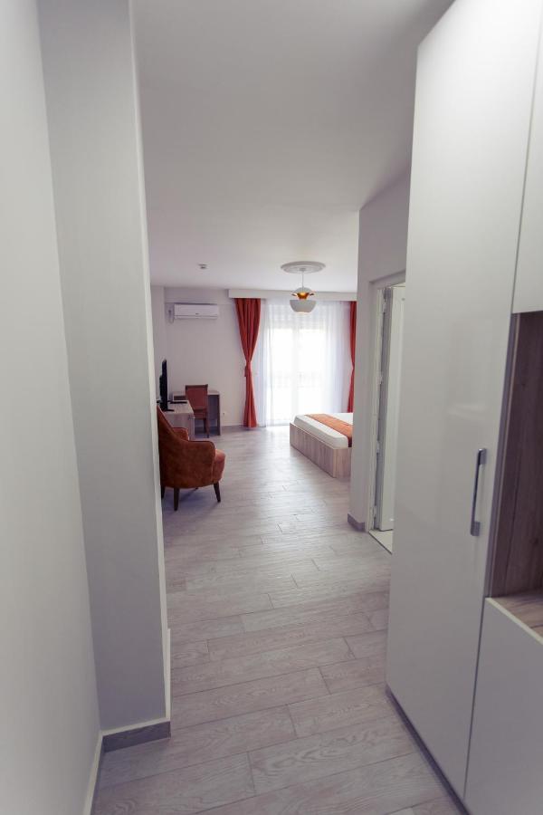 City Hotel Феризово Екстериор снимка