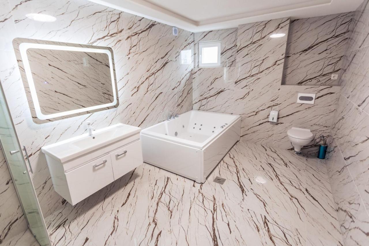 City Hotel Феризово Екстериор снимка