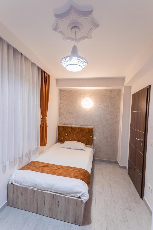 City Hotel Феризово Екстериор снимка